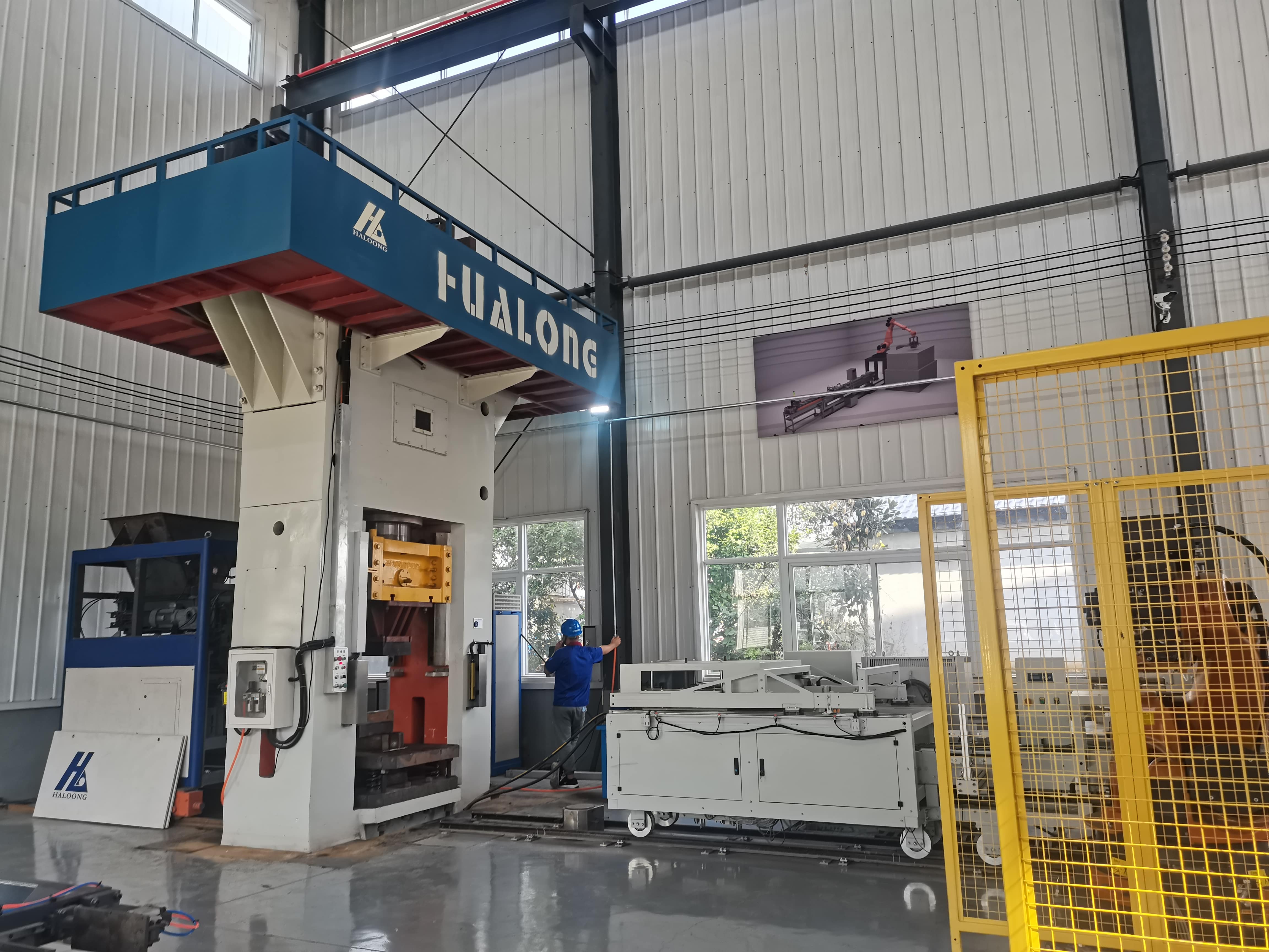 ​耐火材料行業“工業4.0”——伺服壓磚機的數字化控製與智能化
